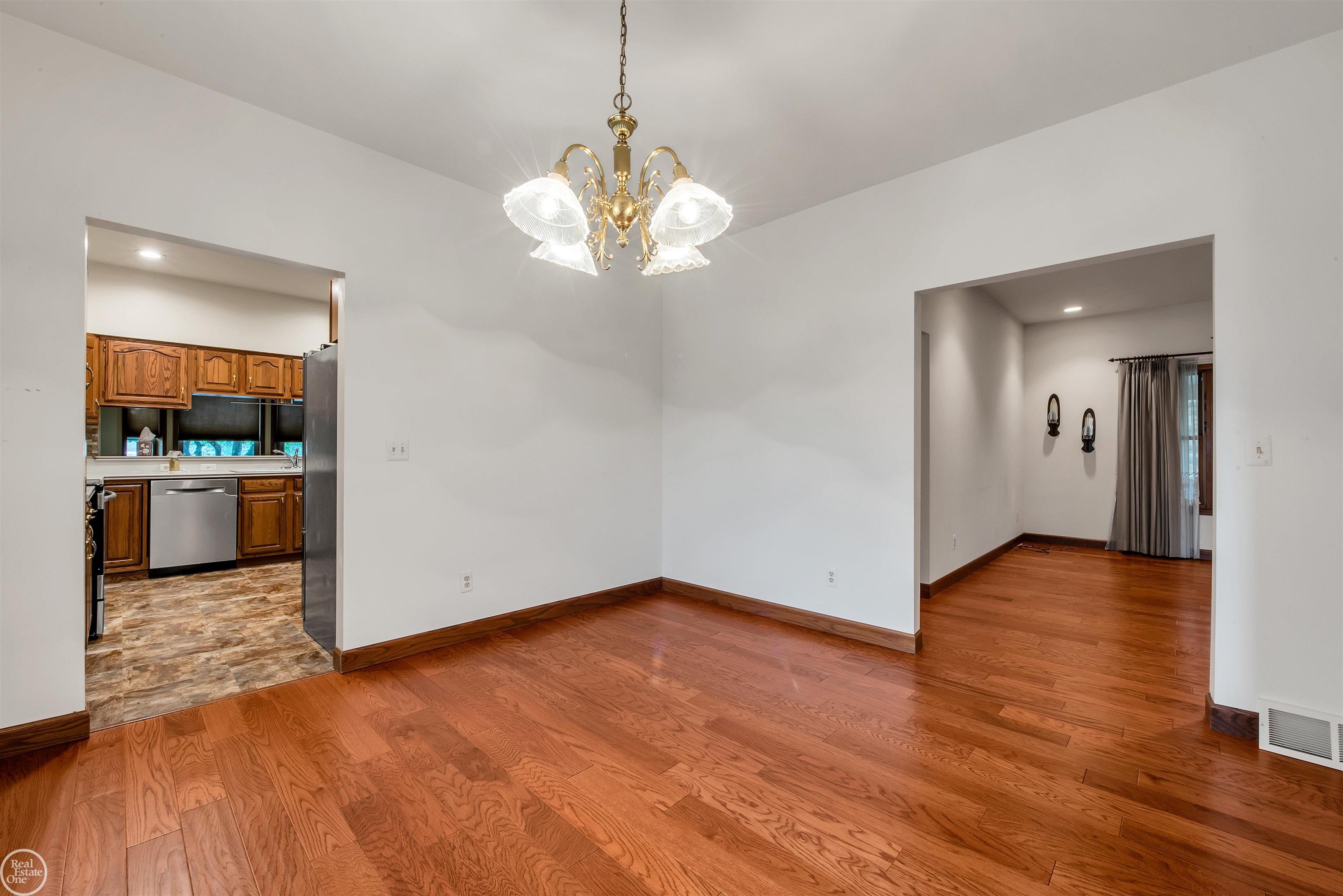 54465 Fairchild Road Macomb, MI 48042 - Photo 16 of 53 50120423-15.JPG