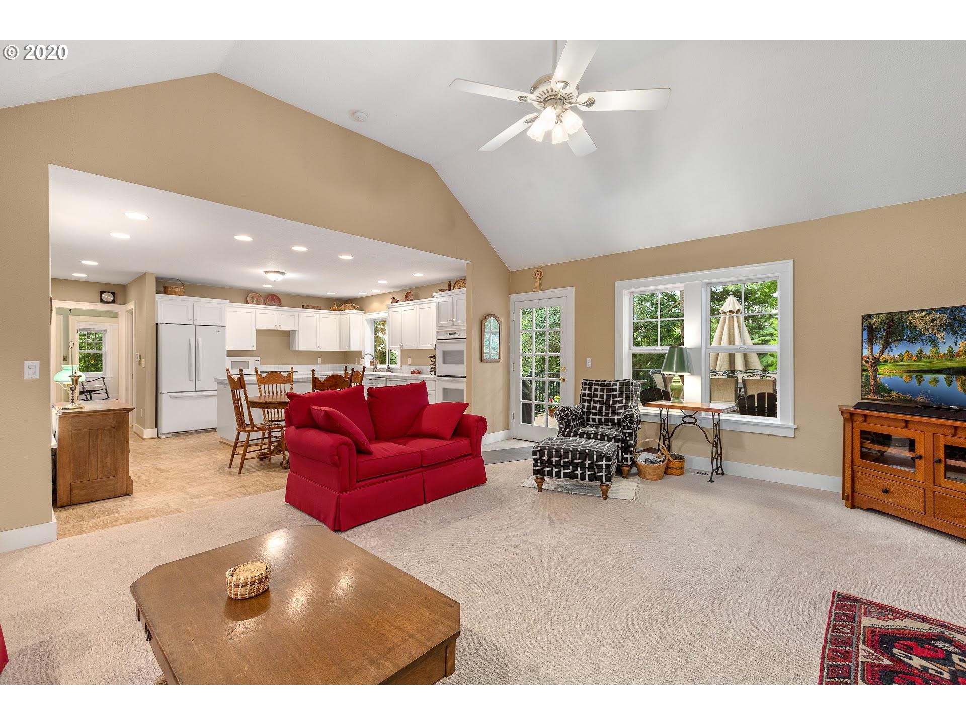 3451 Southwest Canby Street Portland, OR 97219 - Photo 11 of 32 Gallery Image 11