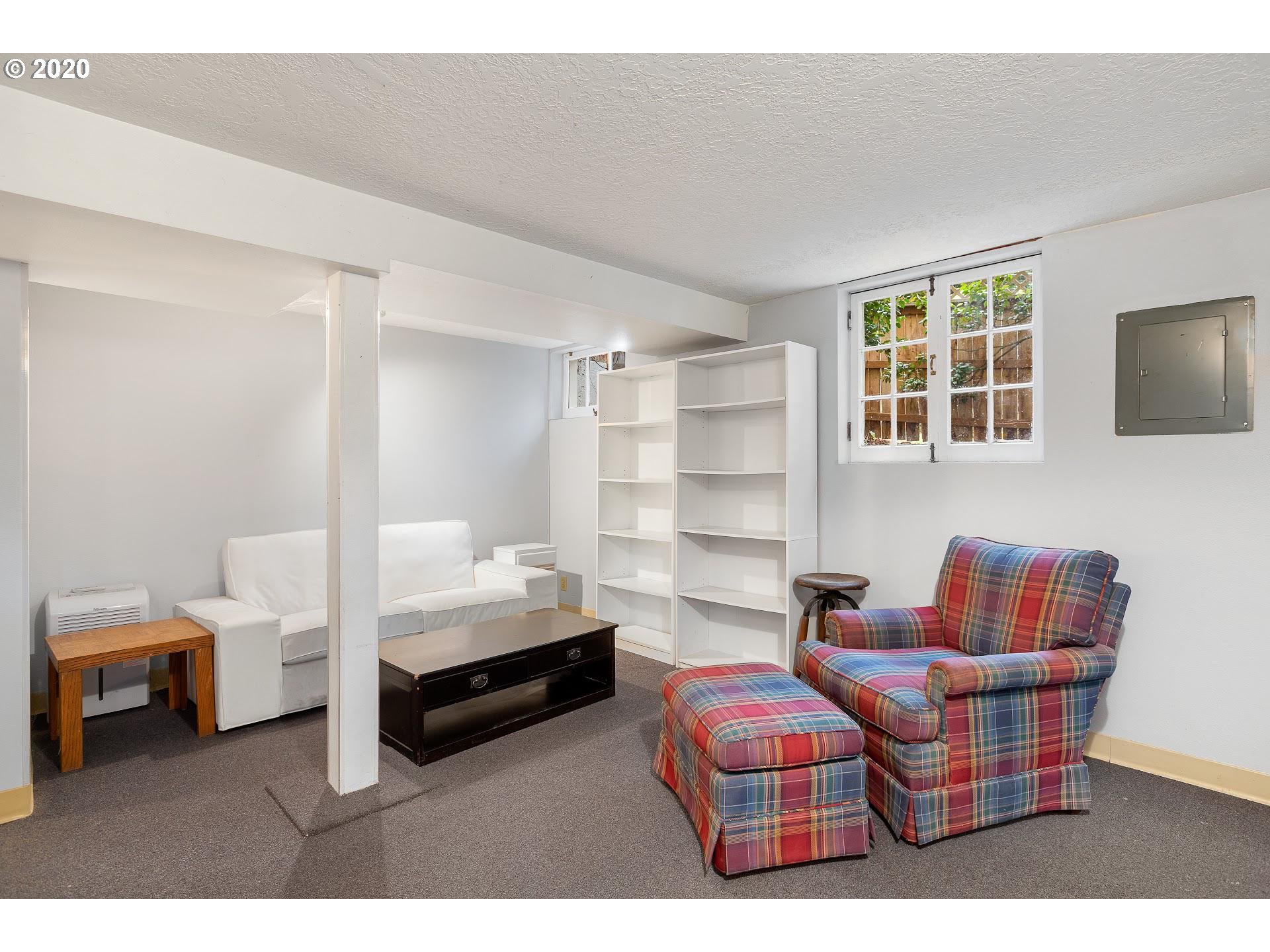 3451 Southwest Canby Street Portland, OR 97219 - Photo 20 of 32 Gallery Image 20