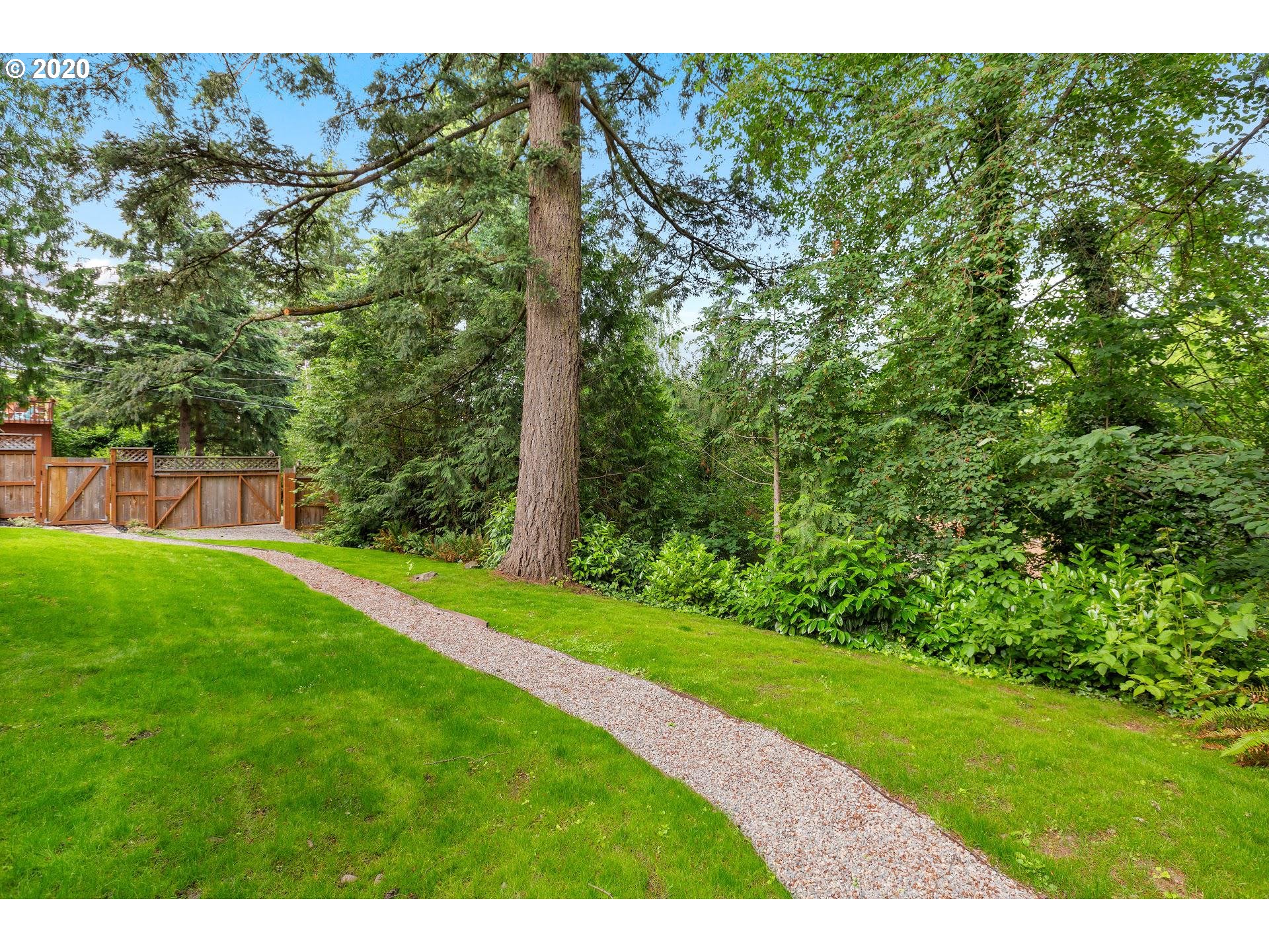 3451 Southwest Canby Street Portland, OR 97219 - Photo 25 of 32 Gallery Image 25