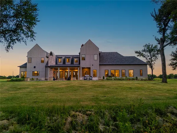 $6,499,999 | 202-404 Blackberry Lane, Washington, TX 77880