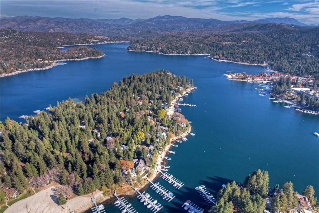 27880 Peninsula Drive North Lake Arrowhead, CA 92352 - Photo 3 of 69