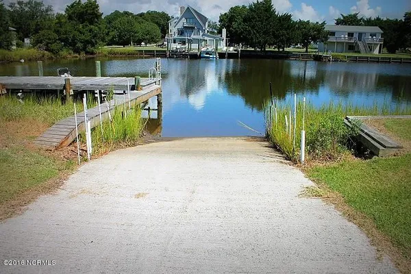 $1,600 | 110 Palmetto Drive, Cedar Point, NC 28584