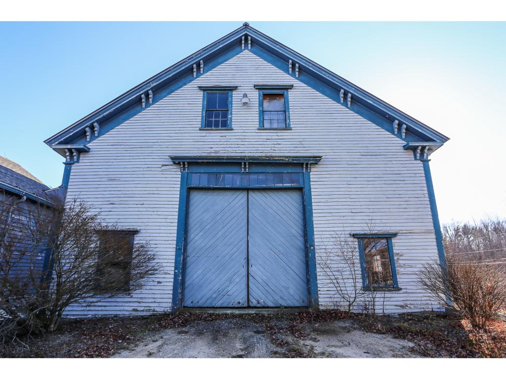 137 Hampstead Road Derry, NH 03038 - Photo 5 of 31