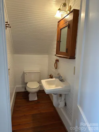 $2,425 | 407 West 9th Street, Unit B, Charlotte, NC 28202