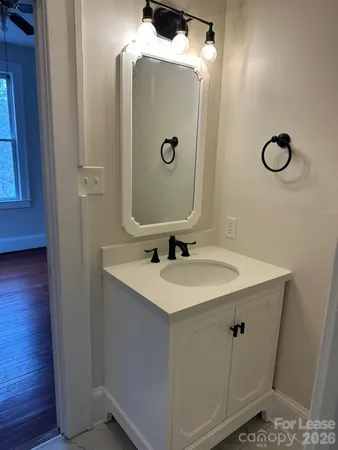 $2,425 | 407 West 9th Street, Unit B, Charlotte, NC 28202