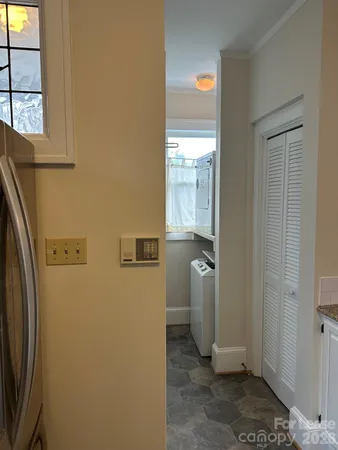 $2,425 | 407 West 9th Street, Unit B, Charlotte, NC 28202