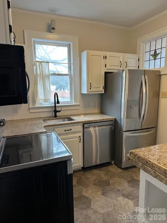 $2,425 | 407 West 9th Street, Unit B, Charlotte, NC 28202