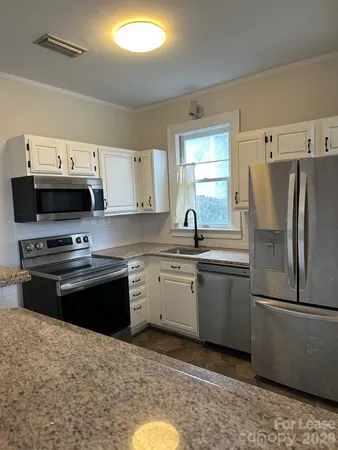 $2,425 | 407 West 9th Street, Unit B, Charlotte, NC 28202