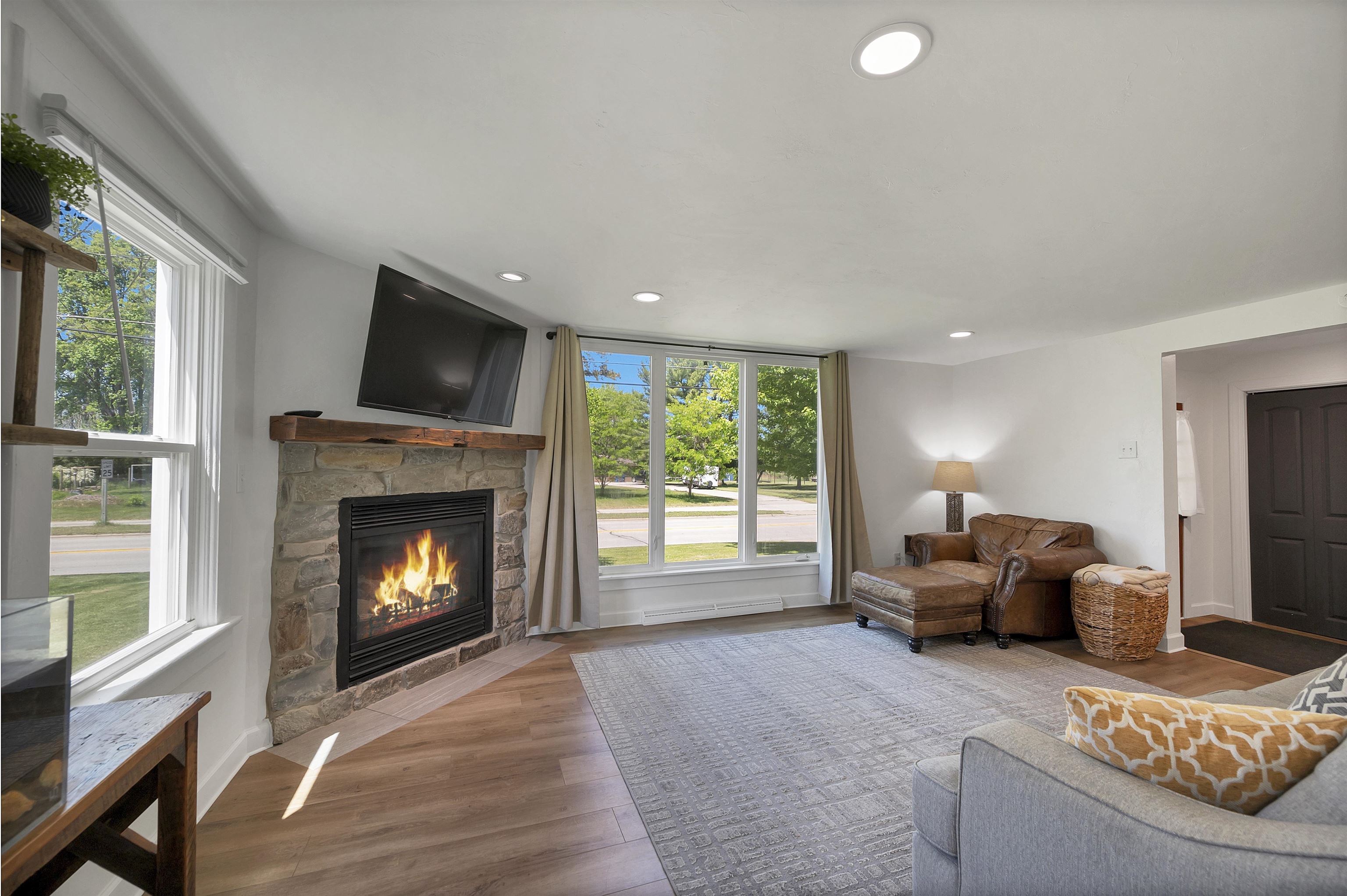 1319 Riverside Drive Suamico, WI 54173 - Photo 6 of 63