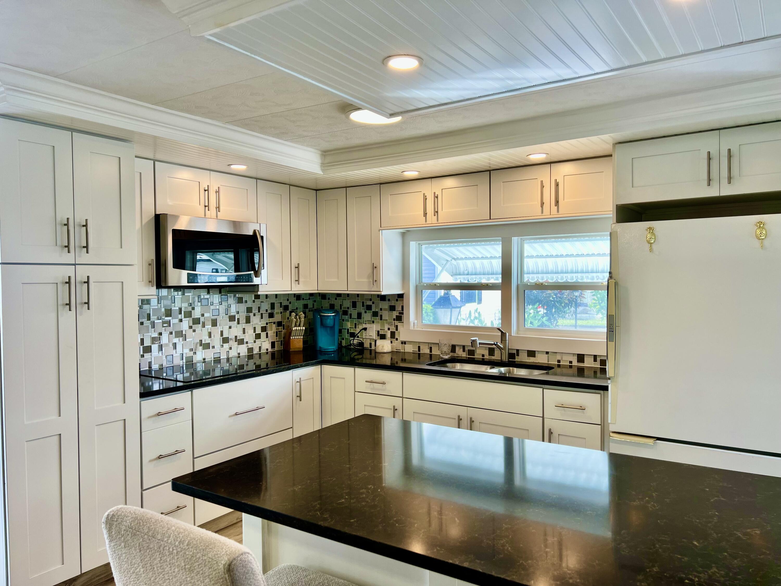 1554 South 33rd Road Hollywood, FL 33021 - Photo 2 of 40 IMG_8022