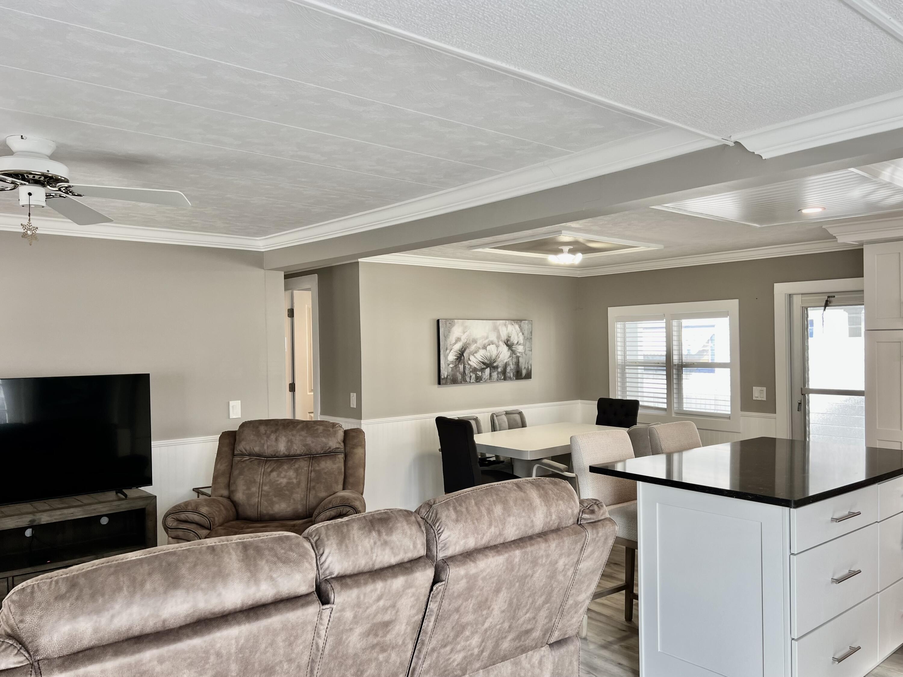 1554 South 33rd Road Hollywood, FL 33021 - Photo 4 of 40 IMG_8025