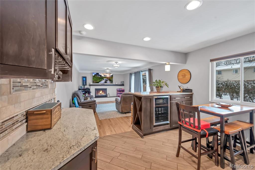 1005 Canterbury Road Grosse Pointe Woods, MI 48236 - Photo 16 of 33
