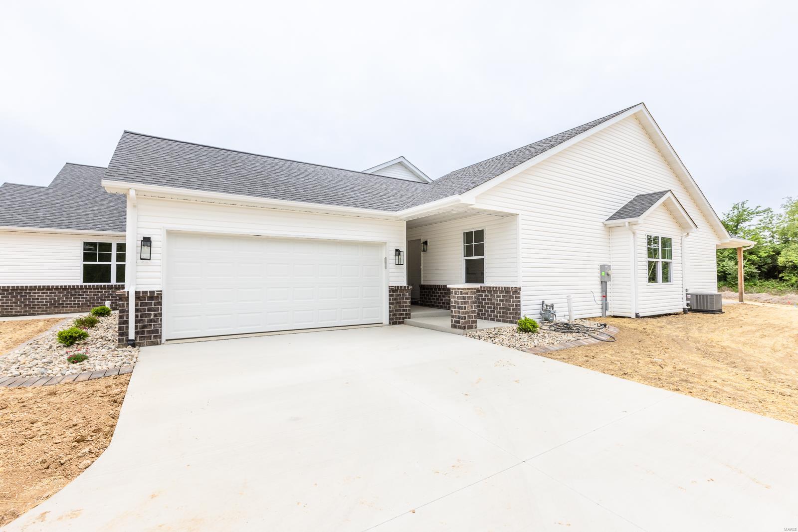 709 South Edison Street Freeburg, IL 62243 - Photo 2 of 19