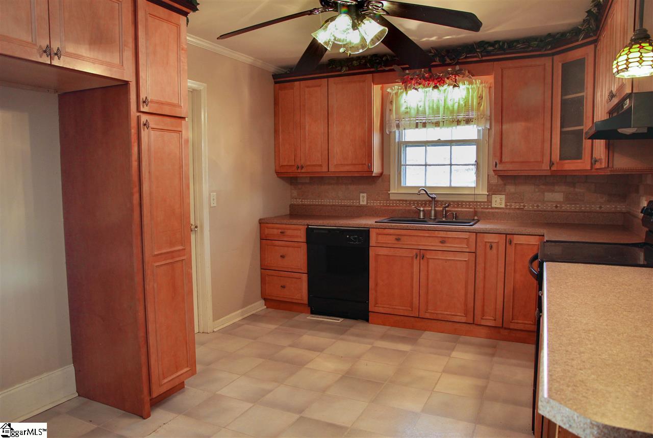 329 Bentwood Road Piedmont, SC 29673 - Photo 9 of 34 Gallery Image 9