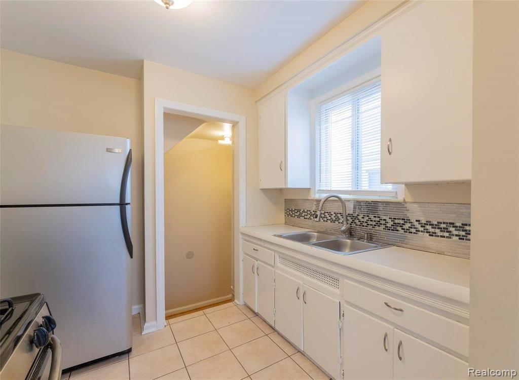 23737 Normandy Avenue Eastpointe, MI 48021 - Photo 14 of 18