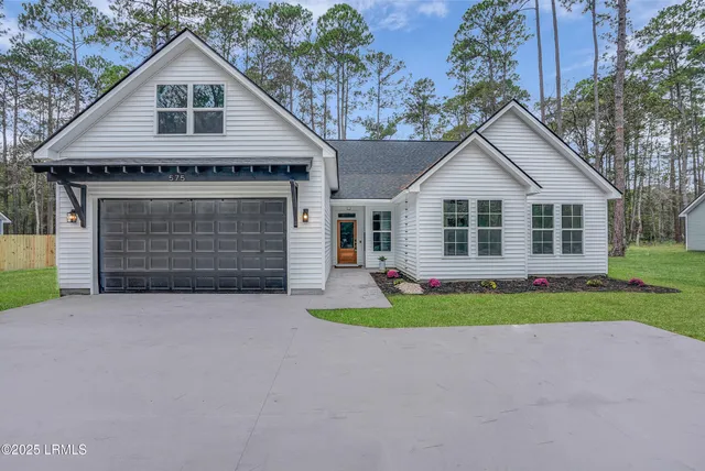 $535,000 | 575 Sams Point Road, Beaufort, SC 29907