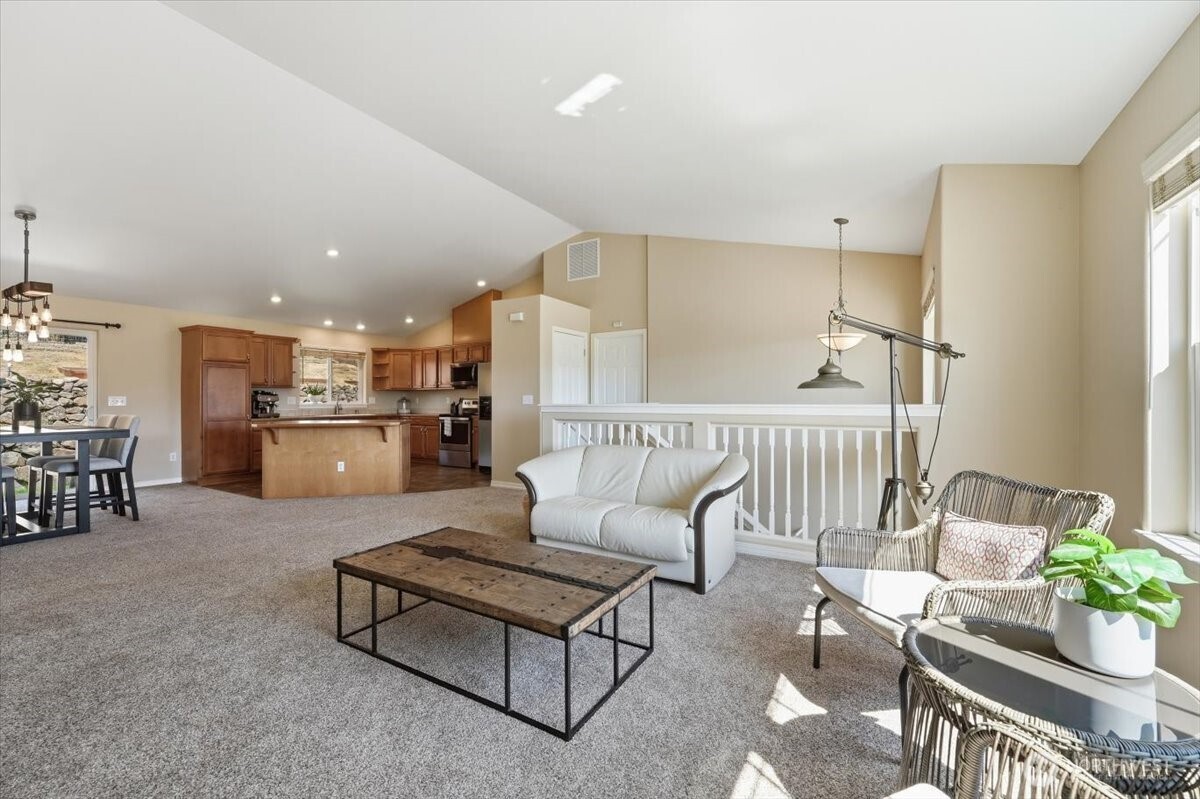 2132 West Honeysett Road Wenatchee, WA 98801 - Photo 14 of 38