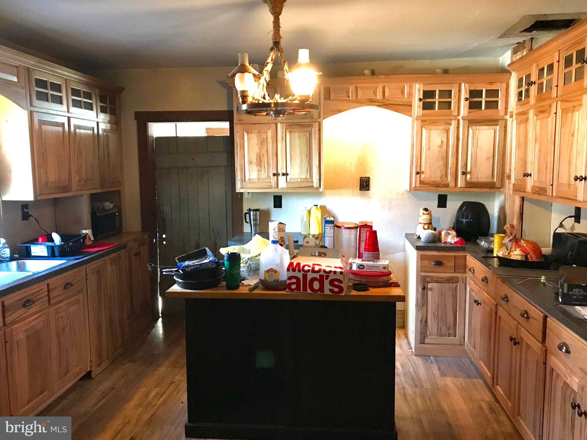300 Glenroy Road Nottingham, PA 19362 - Photo 2 of 8