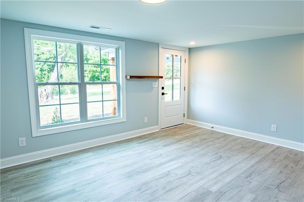 487 Brooks Road Reidsville, NC 27320 - Photo 9 of 30