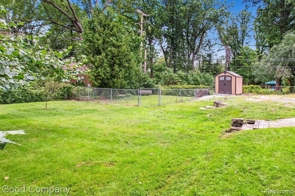 27577 Rackham Drive Lathrup Village, MI 48076 - Photo 30 of 40