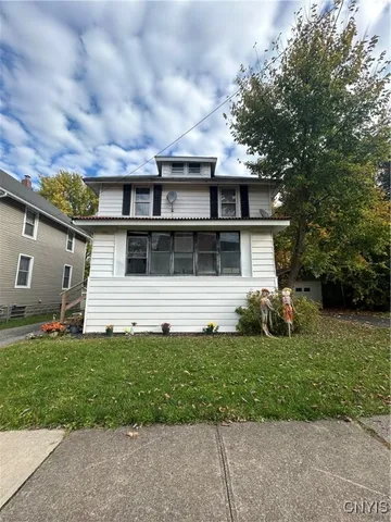 $184,900 | 802 Symonds Place, Utica, NY 13502