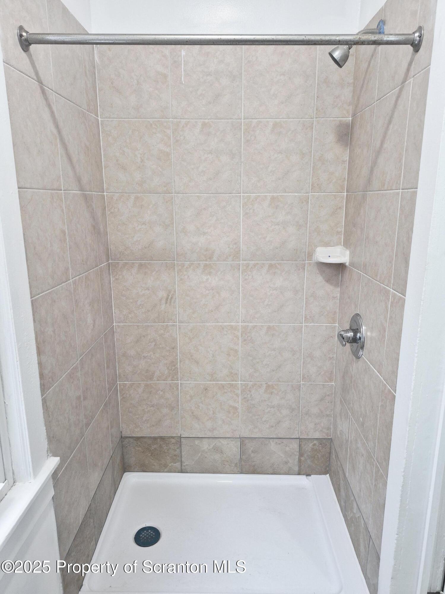 1758 Wayne Avenue Scranton, PA 18508 - Photo 6 of 20 a bathroom with a shower