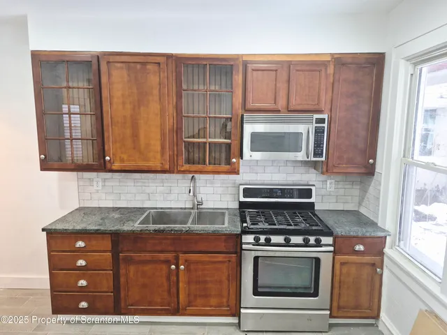 $1,600 | 1758 Wayne Avenue, Scranton, PA 18508