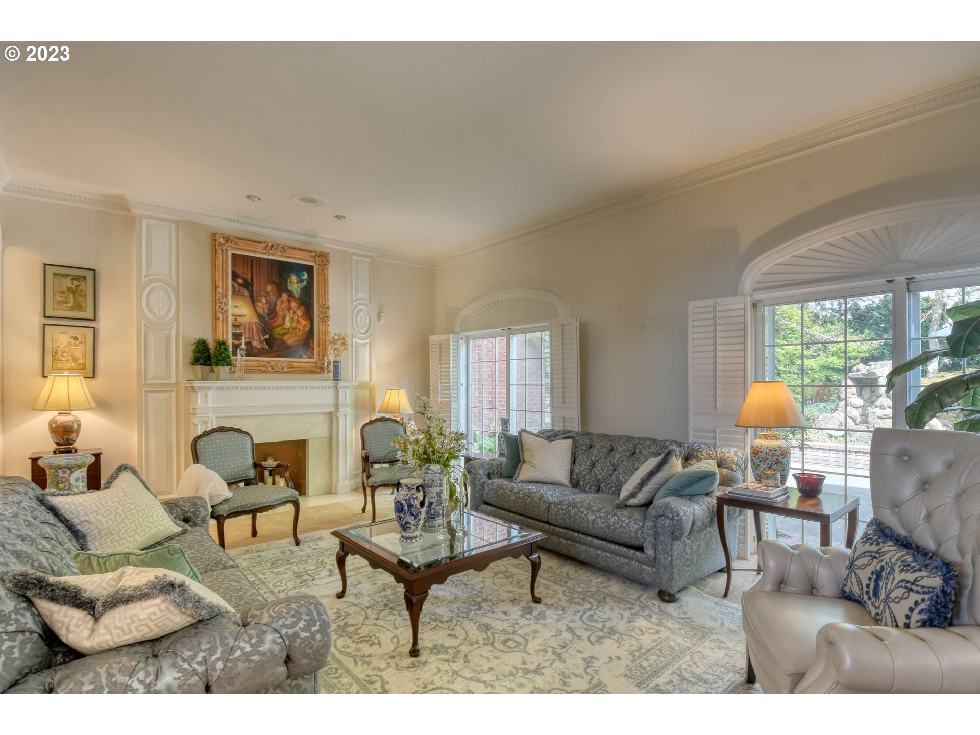 1092 Skyline Drive Pendleton, OR 97801 - Photo 12 of 47 a living room with furniture and a large window