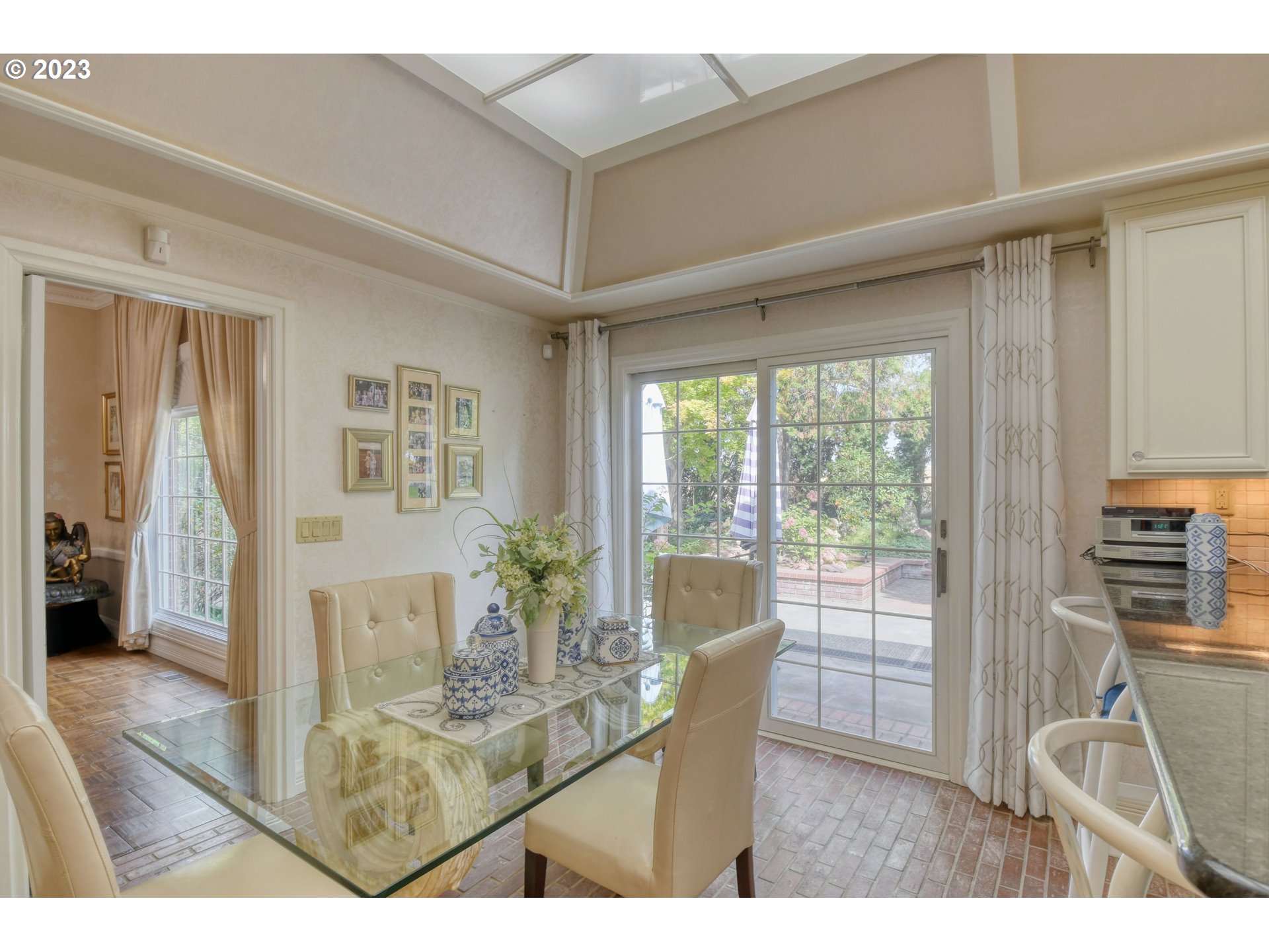 1092 Skyline Drive Pendleton, OR 97801 - Photo 17 of 47 a view of a livingroom with furniture wooden floor and a floor to ceiling window