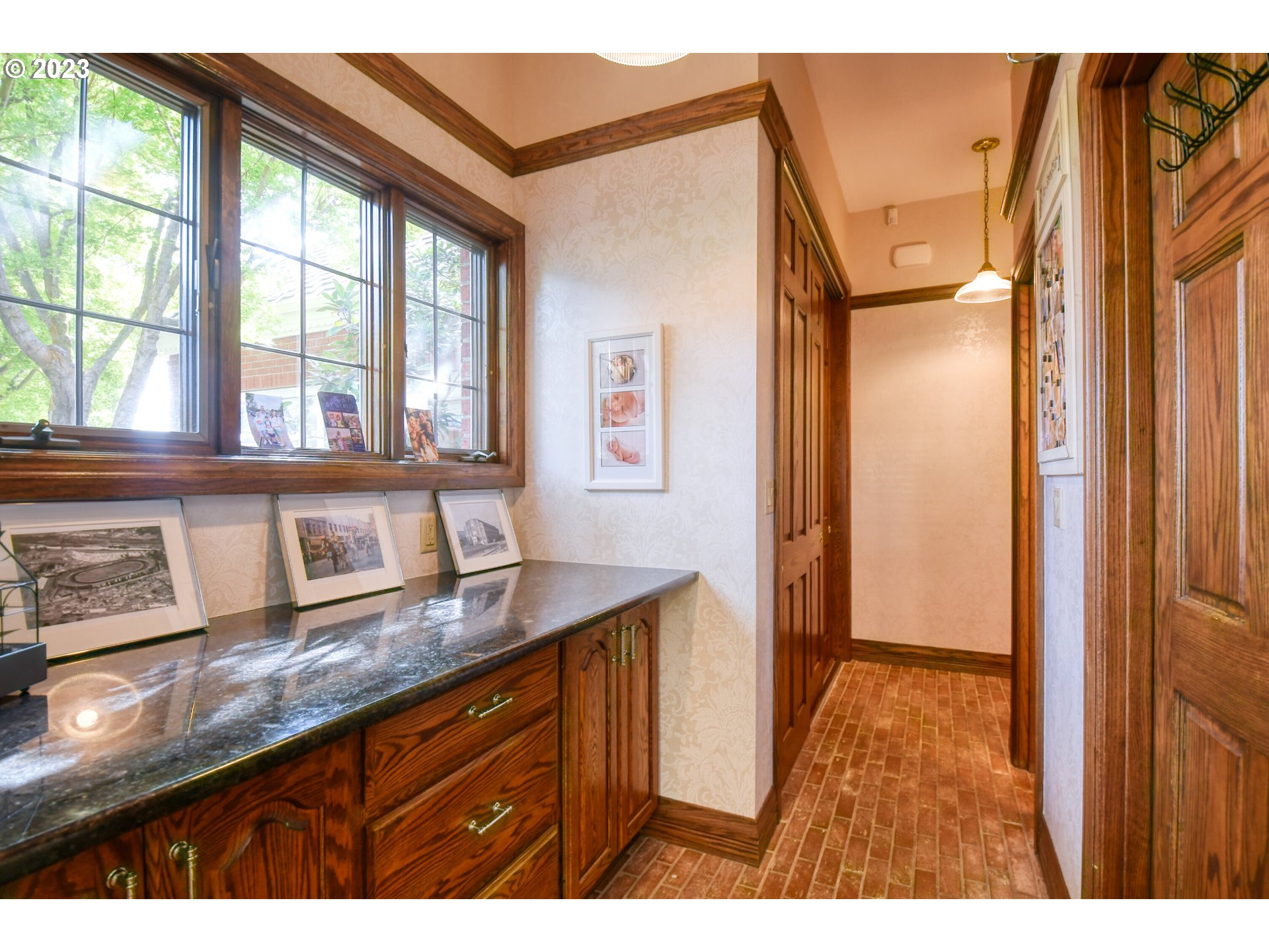 1092 Skyline Drive Pendleton, OR 97801 - Photo 38 of 47 a bathroom with a granite countertop sink and a mirror