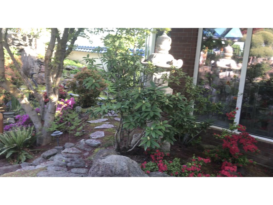 1092 Skyline Drive Pendleton, OR 97801 - Photo 45 of 47 a black and white photo of a house