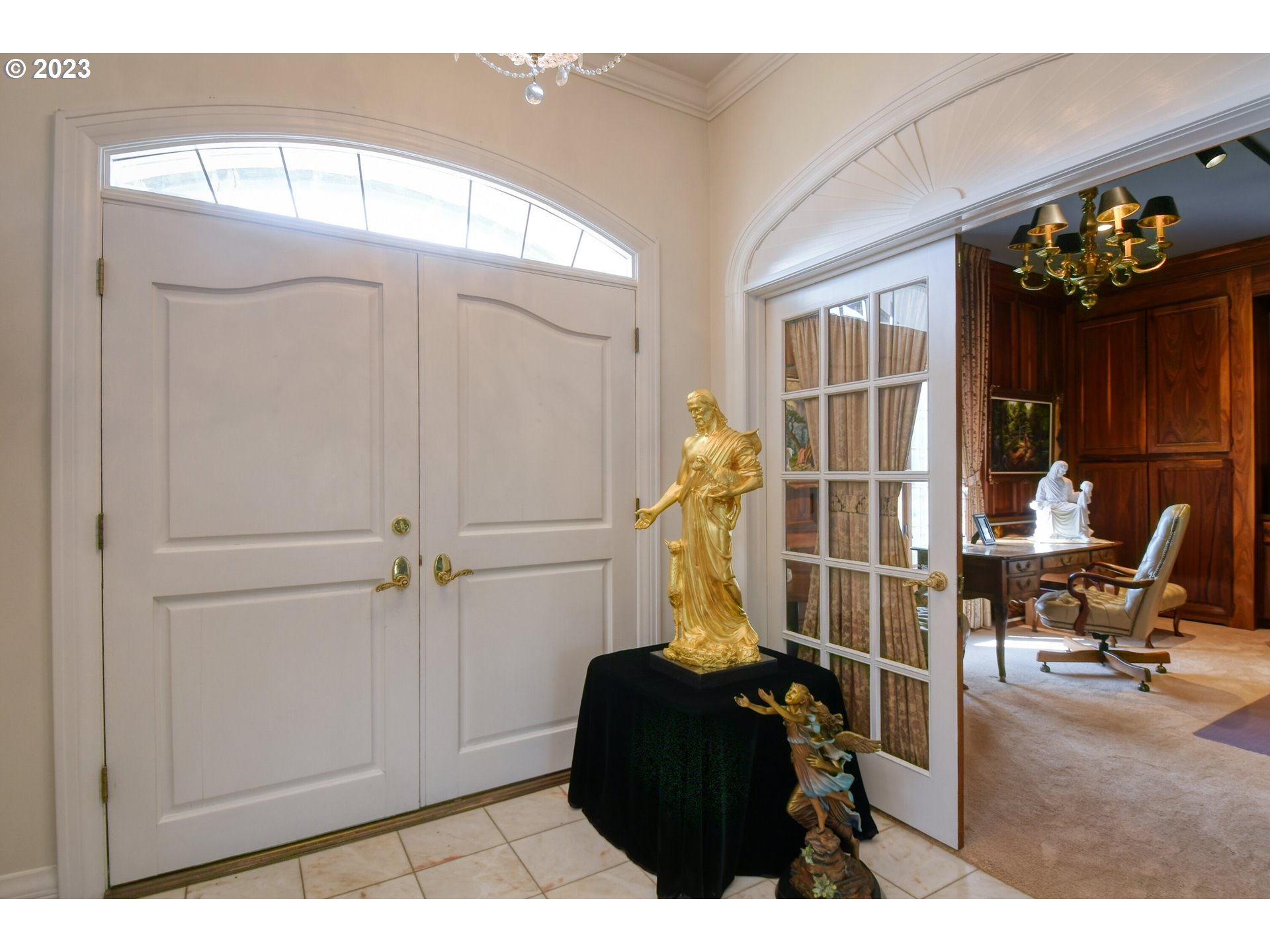 1092 Skyline Drive Pendleton, OR 97801 - Photo 9 of 47 a view of a workspace with furniture and a window