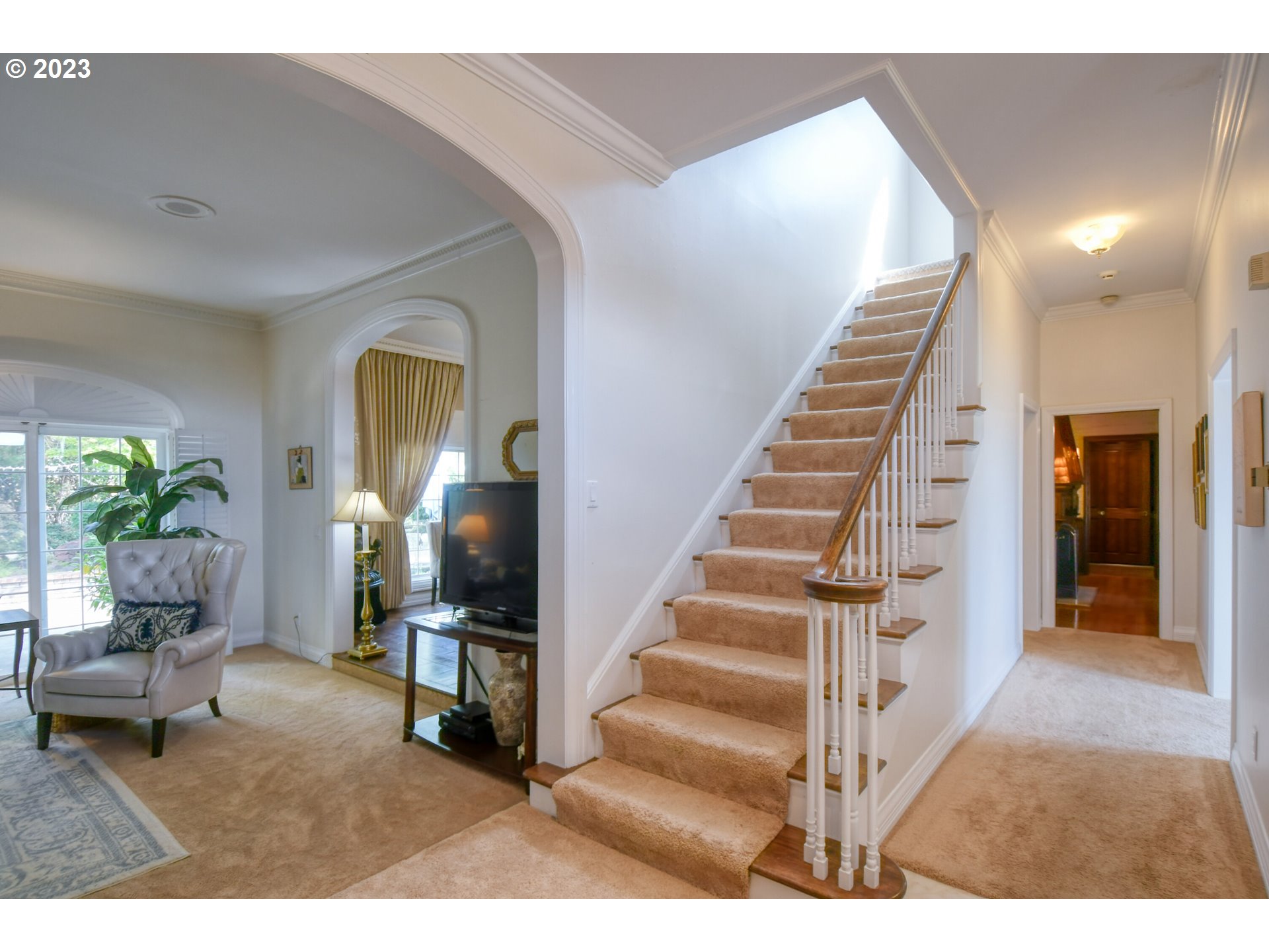 1092 Skyline Drive Pendleton, OR 97801 - Photo 10 of 47 a view of a living room and entryway
