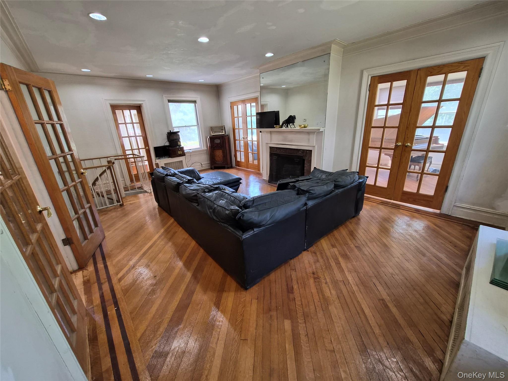 194-04 110th Road Queens, NY 11412 - Photo 7 of 37 Gallery Image 7