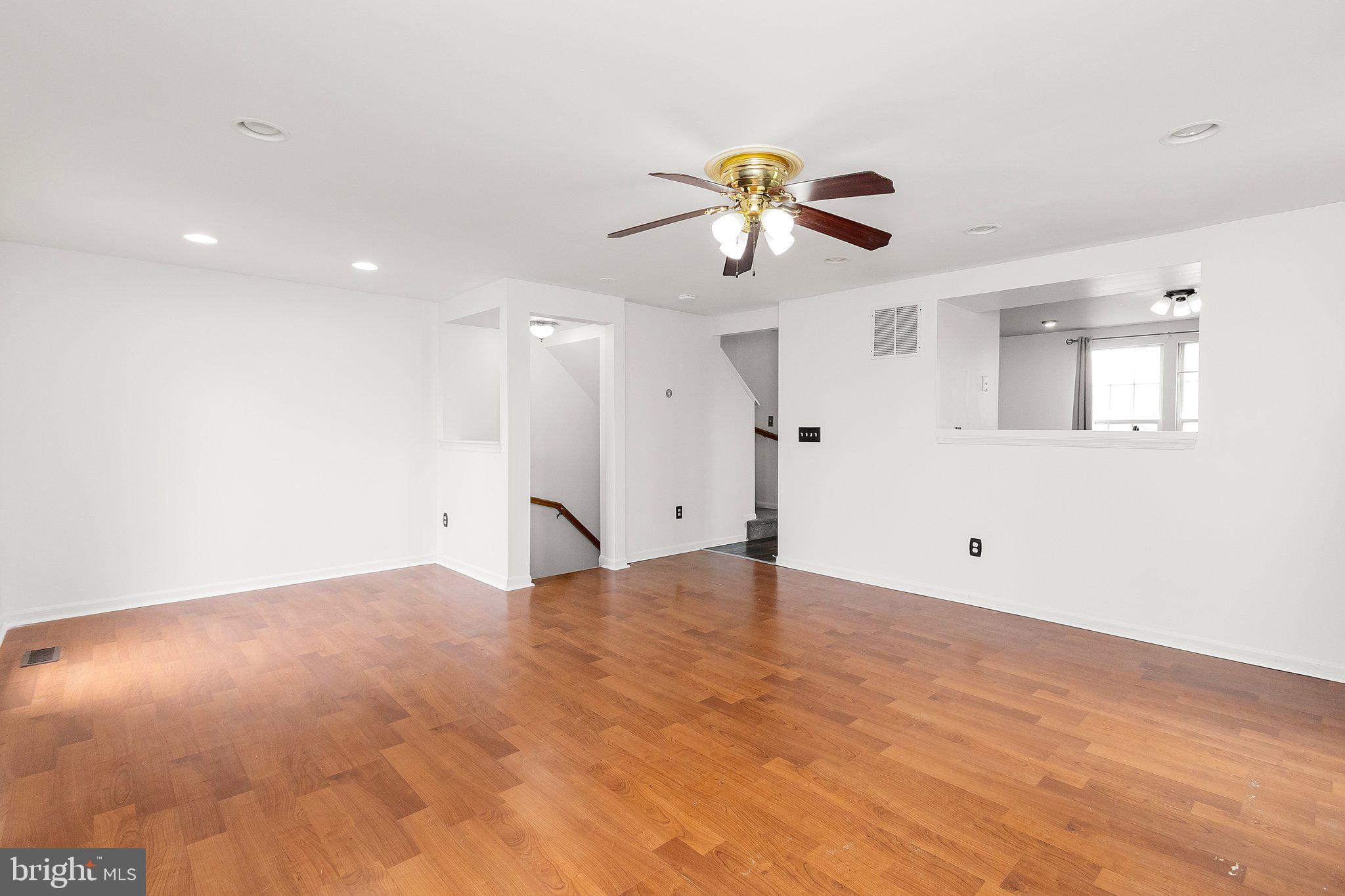 45310 Gable Square Sterling, VA 20164 - Photo 13 of 46 Living Room