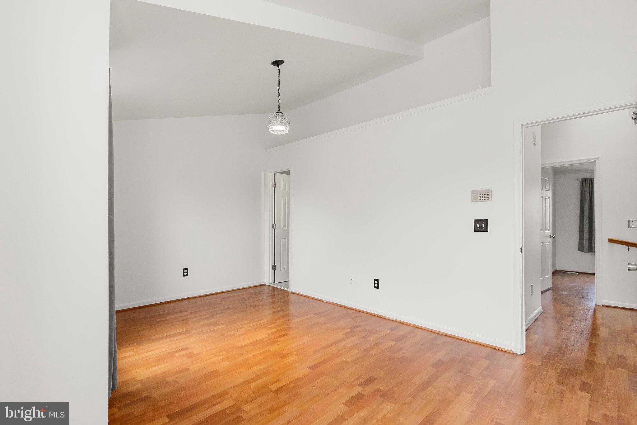 45310 Gable Square Sterling, VA 20164 - Photo 16 of 46 Owner’s Bedroom