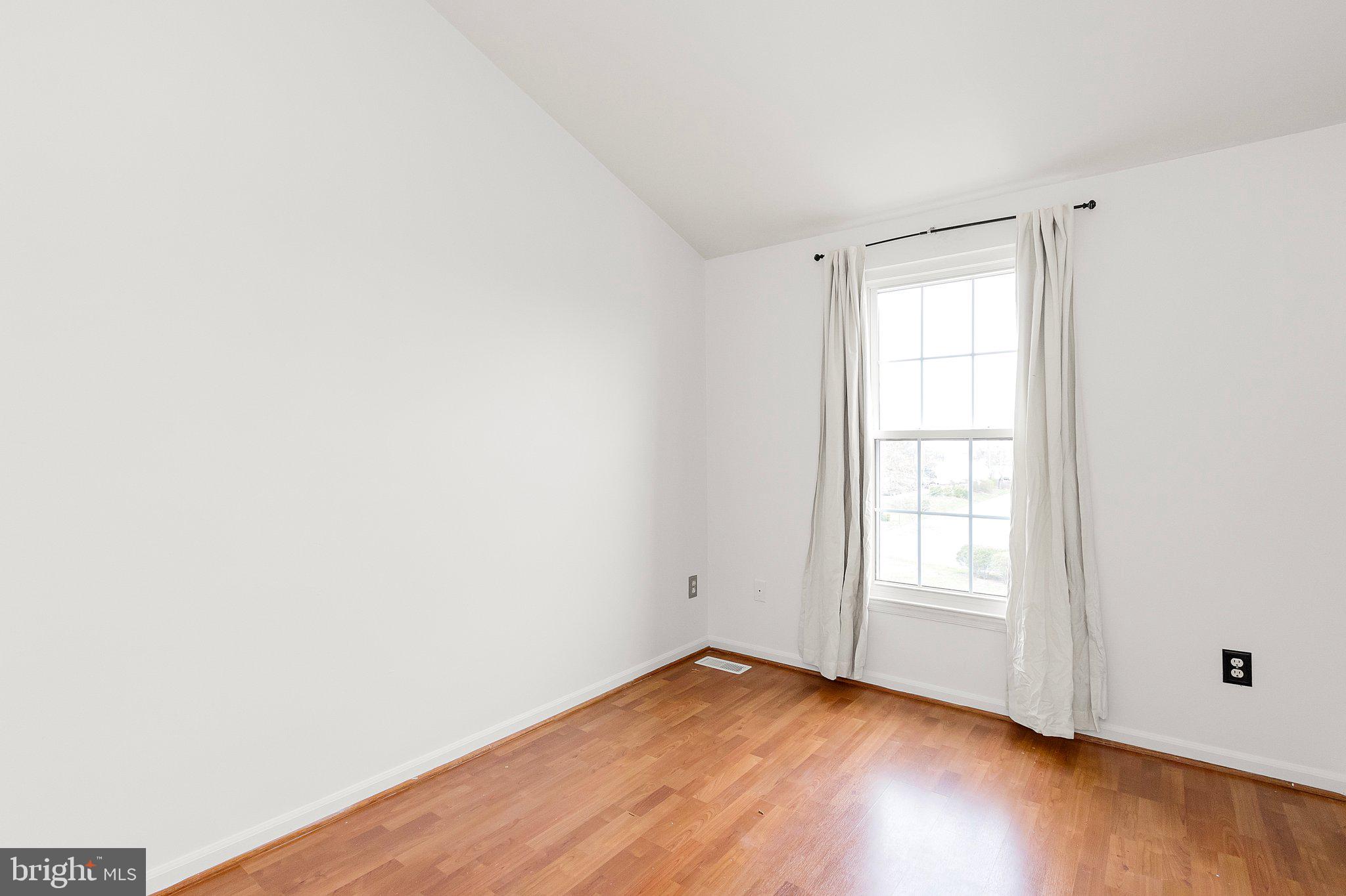 45310 Gable Square Sterling, VA 20164 - Photo 23 of 46 Bedroom 3