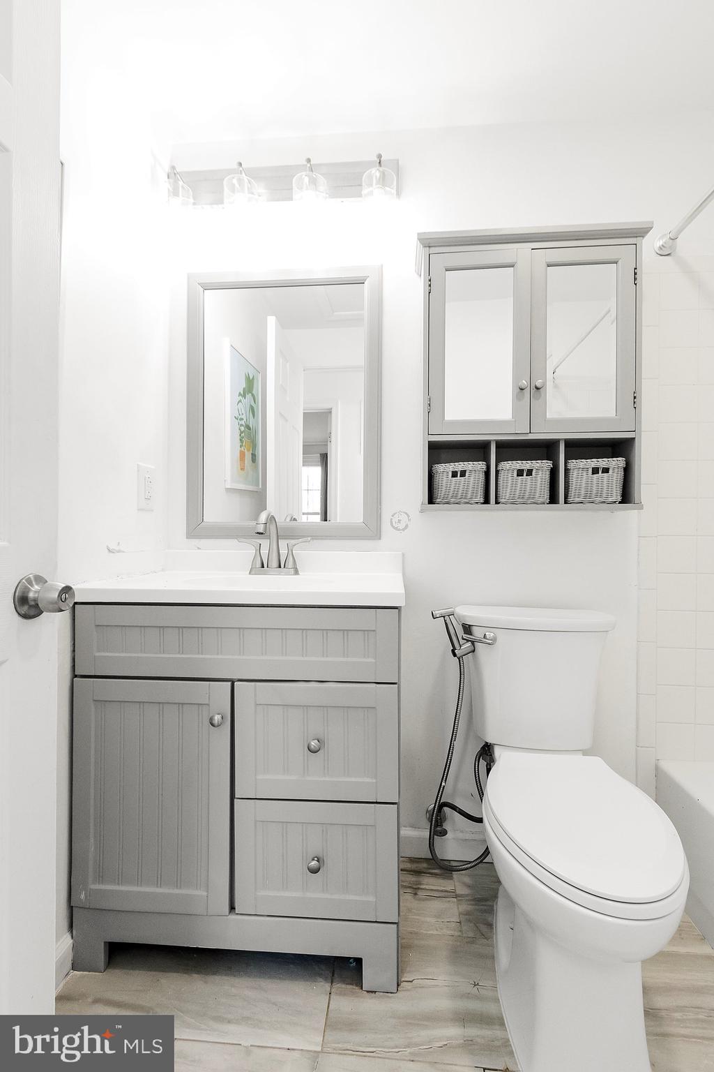 45310 Gable Square Sterling, VA 20164 - Photo 28 of 46 Upstairs Full Bathroom