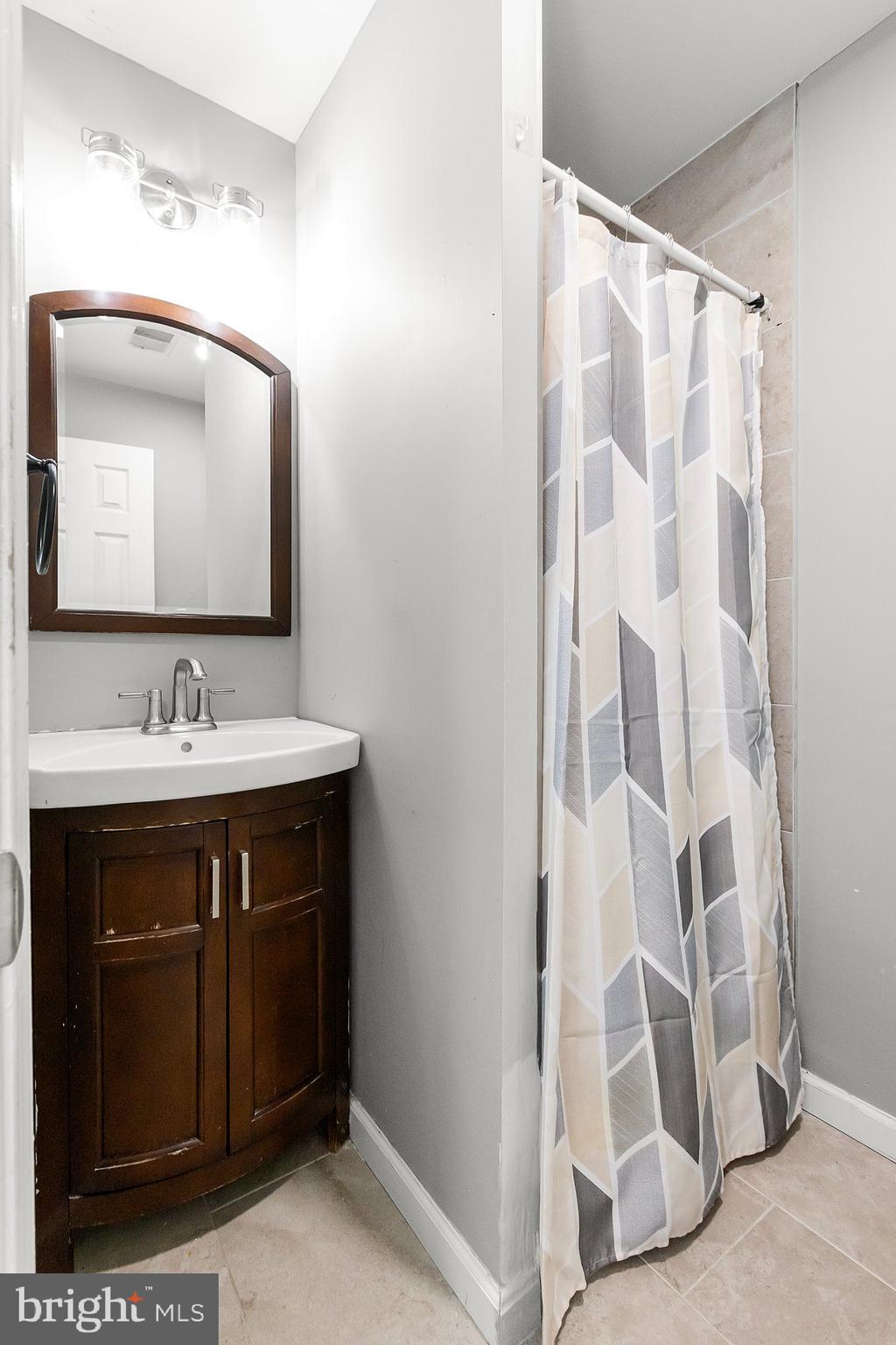 45310 Gable Square Sterling, VA 20164 - Photo 31 of 46 Basement Full Bathroom