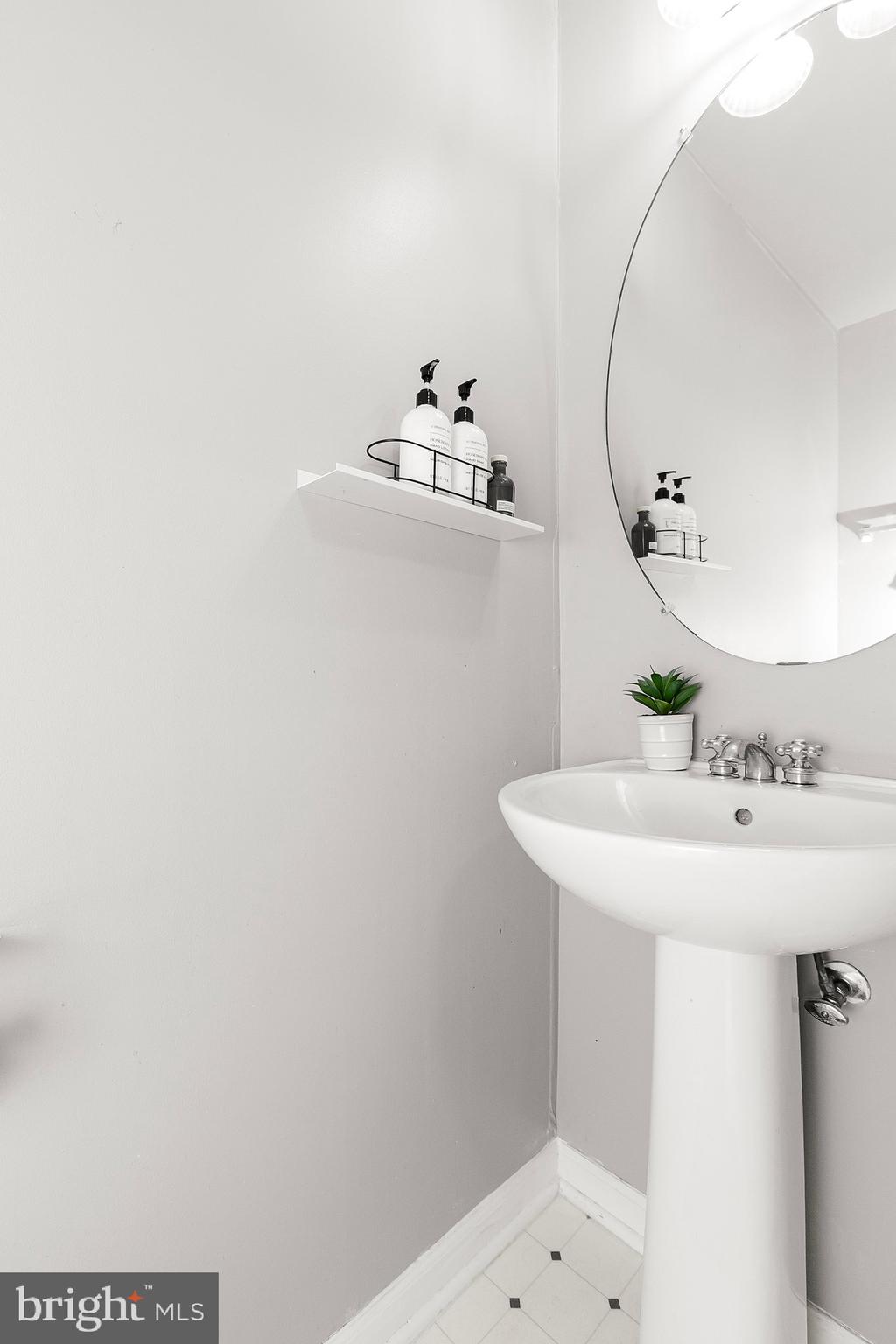 45310 Gable Square Sterling, VA 20164 - Photo 9 of 46 Entry Level - Half Bath