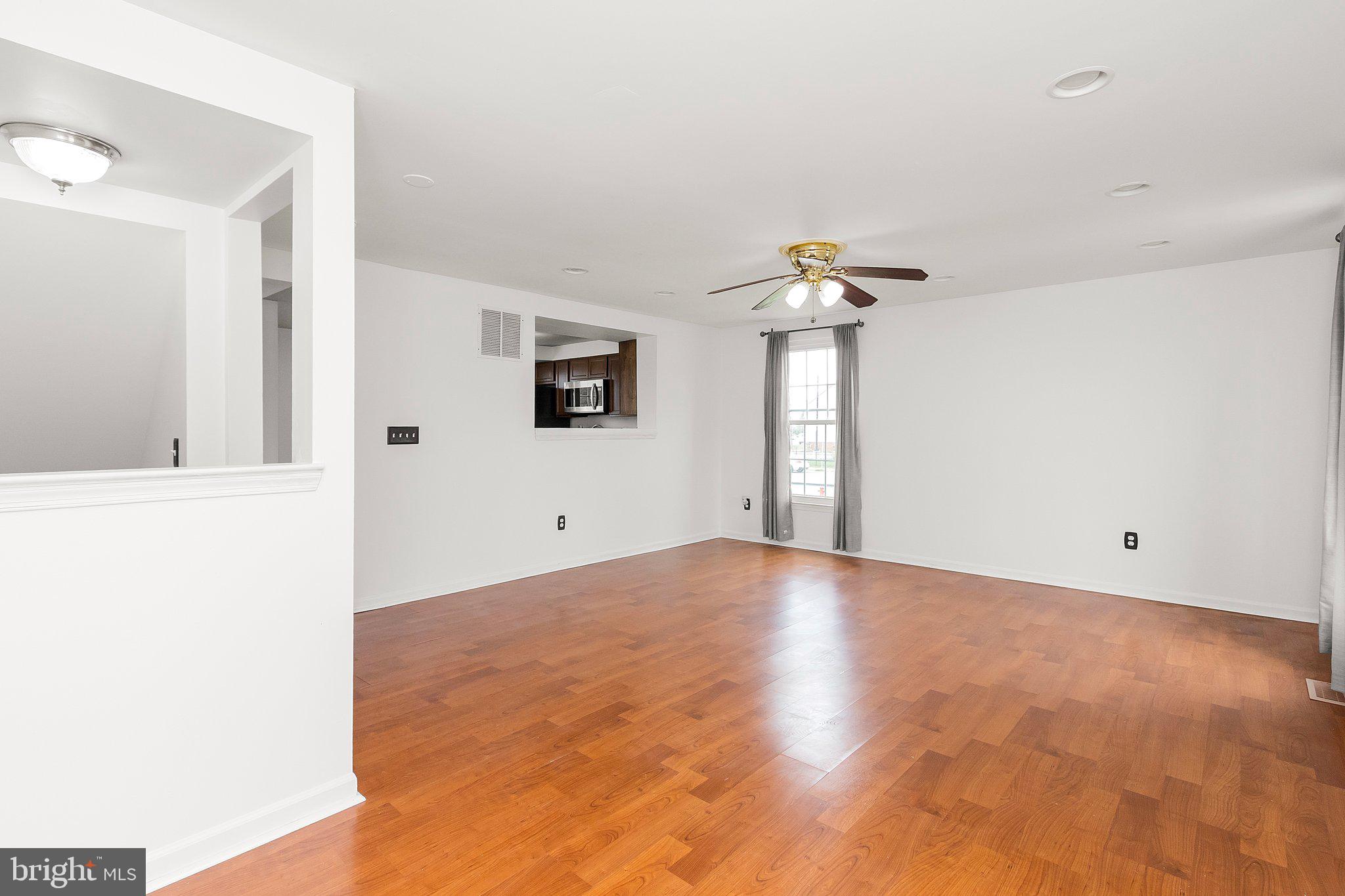 45310 Gable Square Sterling, VA 20164 - Photo 10 of 46 Living Room.