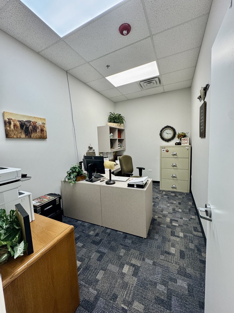 4579-81 State Route 71 Oswego, IL 60543 - Photo 11 of 11 a living room with furniture
