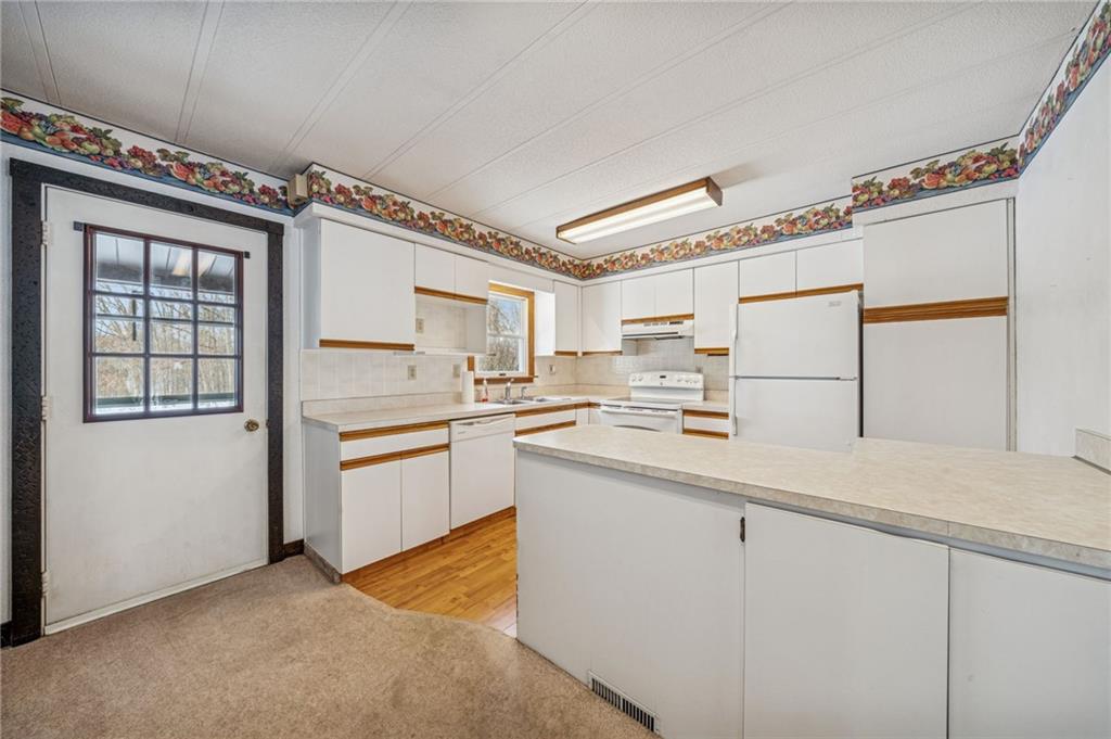 2184 Whites Hill Road Greensburg, PA 15601 - Photo 4 of 40