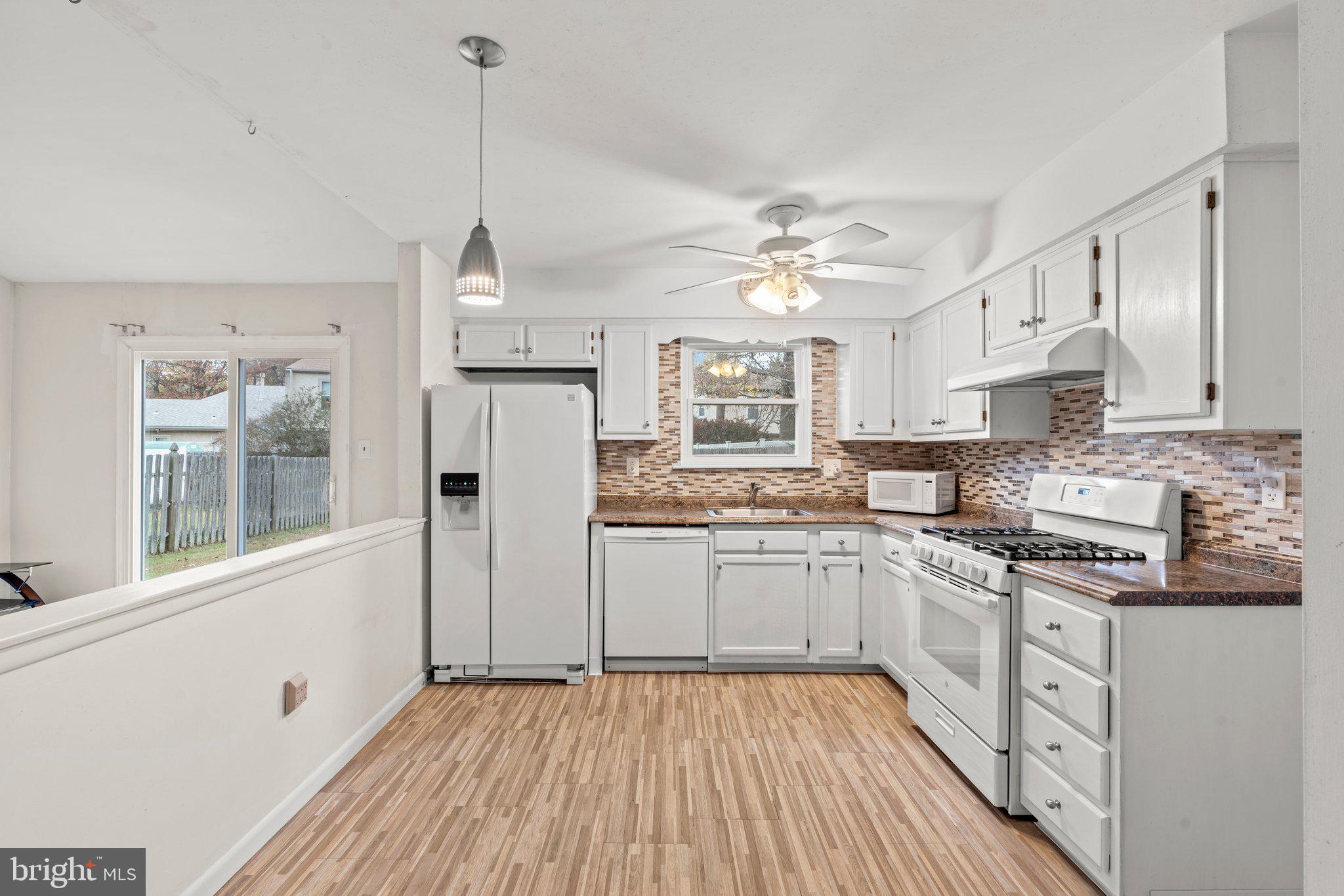 30 Christopher Road Voorhees, NJ 08043 - Photo 11 of 33 Kitchen