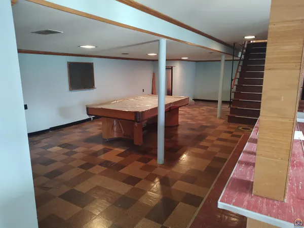 $159,900 | 934 Oxford Drive, Emporia, KS 66801