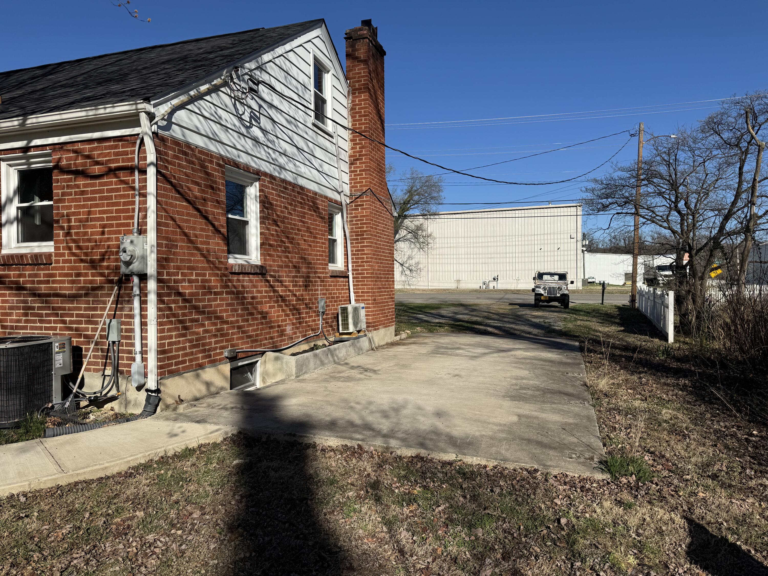 509 Kessler Mill Road, Unit 509 Salem, VA 24153 - Photo 25 of 30 a backyard of a house