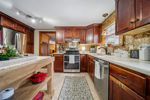 $449,000 | 212 West Main Street, Hillsborough, NH 03244