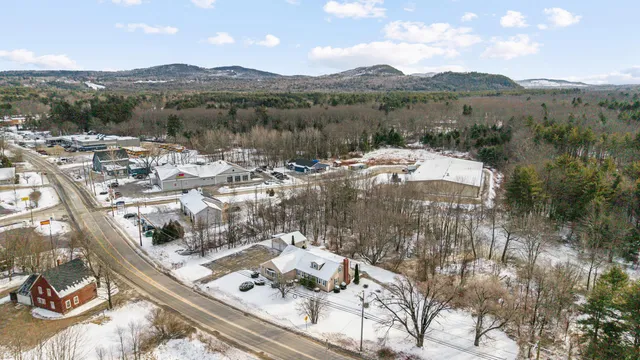 $449,000 | 212 West Main Street, Hillsborough, NH 03244