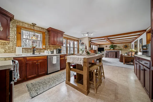 $449,000 | 212 West Main Street, Hillsborough, NH 03244